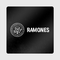 Магнит виниловый Квадрат Ramones glitch на темном фоне: надпись и символ