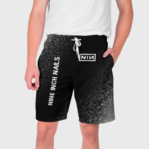 Мужские шорты 3D с принтом Nine Inch Nails glitch на темном фоне: надпись, символ, вид спереди #2