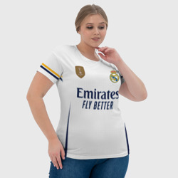 Футболка с принтом ФК Реал Мадрид форма 23-24 домашняя для женщины, вид на модели спереди №4. Цвет основы: белый