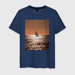 Яхта в вечернем море – Мужская футболка хлопок с принтом купить со скидкой в -20%