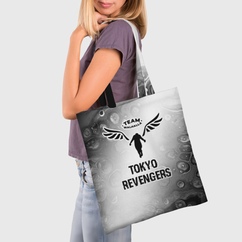Шоппер 3D с принтом Tokyo Revengers glitch на светлом фоне, фото на моделе #1