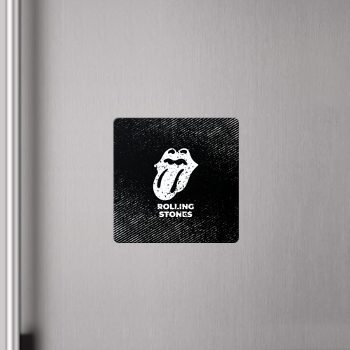 Магнит виниловый Квадрат Rolling Stones с потертостями на темном фоне - фото 4
