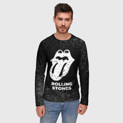 Мужской лонгслив 3D Rolling Stones с потертостями на темном фоне - фото 2