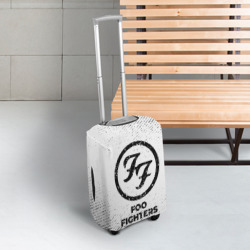 Чехол для чемодана 3D Foo Fighters с потертостями на светлом фоне - фото 2