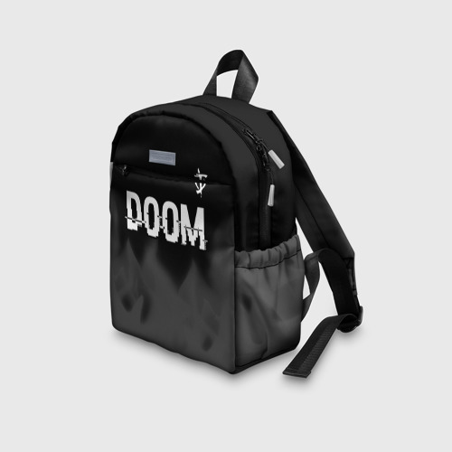Детский рюкзак 3D с принтом Doom glitch на темном фоне: символ сверху, вид сбоку #3