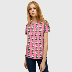 Женская футболка 3D Паттерн мышь под пледом на розовом фоне - фото 2