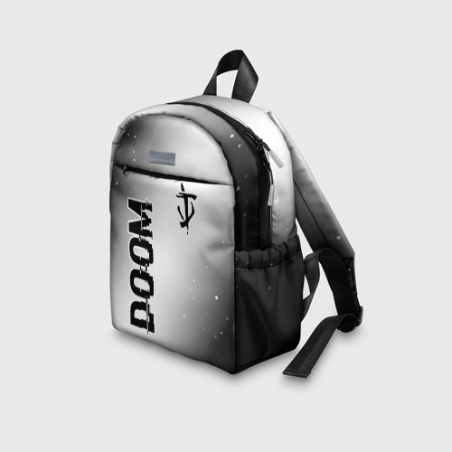 Детский рюкзак 3D с принтом Doom glitch на светлом фоне: надпись, символ, вид сбоку #3