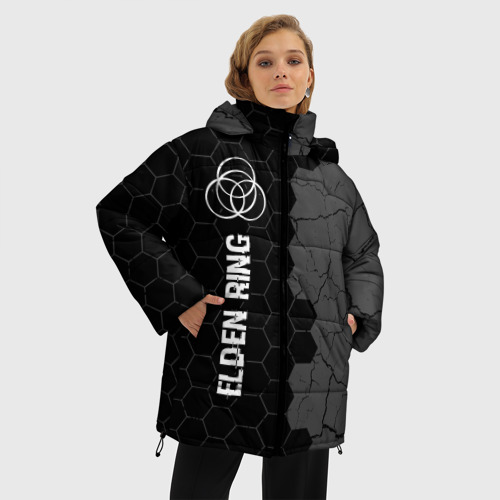 Женская зимняя куртка 3D с принтом Elden Ring glitch на темном фоне: по-вертикали, фото на моделе #1
