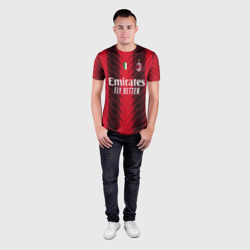 Футболка с принтом ФК Милан форма 23-24 домашняя для мужчины, вид на модели спереди №3. Цвет основы: белый