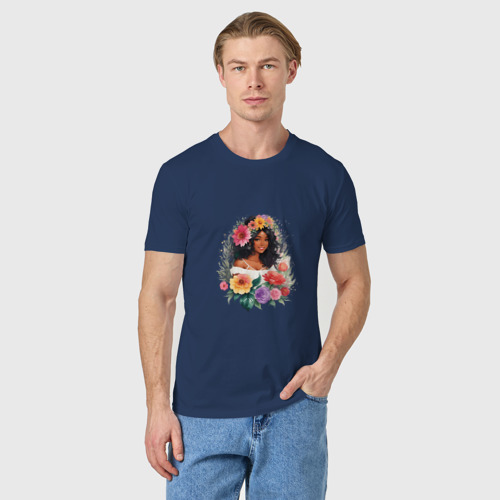 Мужская футболка хлопок с принтом Знойная брюнетка в цветах, фото на моделе #1