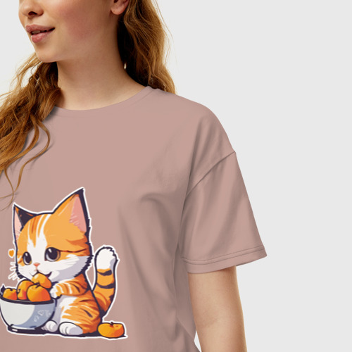 Женская футболка хлопок Oversize с принтом Кот ест абрикосы, фото на моделе #1