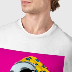 Футболка с принтом Дама в Очках Popart для мужчины, вид на модели спереди №4. Цвет основы: белый