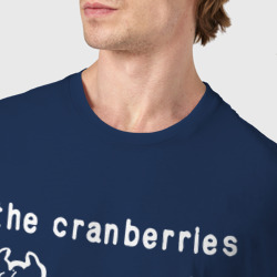 Футболка с принтом The Cranberries rock cat для женщины, вид на модели спереди №4. Цвет основы: темно-синий