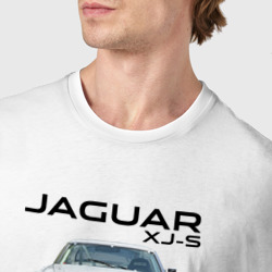 Футболка с принтом Jaguar постер обложка журнала для женщины, вид на модели спереди №4. Цвет основы: белый