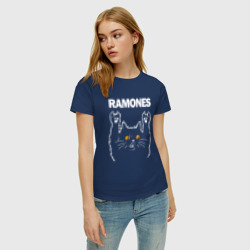 Футболка с принтом Ramones rock cat для женщины, вид на модели спереди №2. Цвет основы: темно-синий