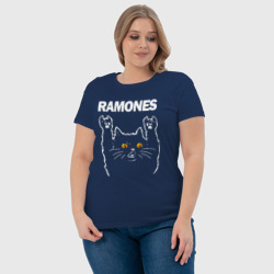 Футболка с принтом Ramones rock cat для женщины, вид на модели спереди №4. Цвет основы: темно-синий