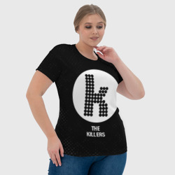 Футболка с принтом The Killers glitch на темном фоне для женщины, вид на модели спереди №4. Цвет основы: белый