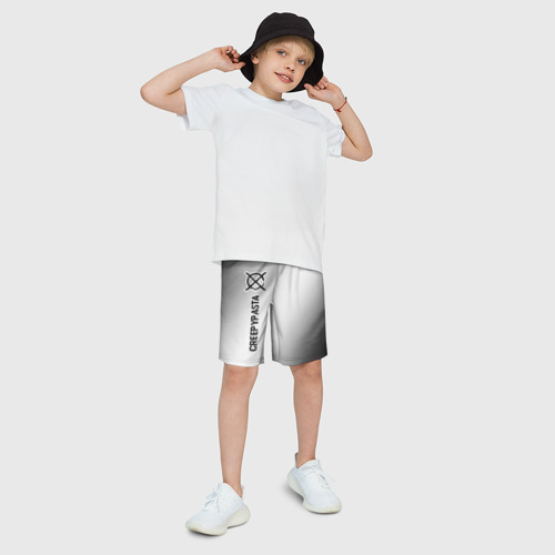 Детские спортивные шорты 3D с принтом CreepyPasta glitch на светлом фоне: по-вертикали, фото на моделе #1