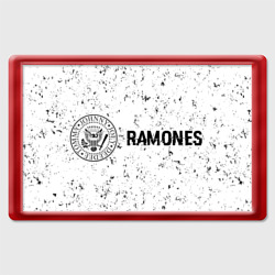Ramones glitch на светлом фоне: надпись и символ – Магнит 45*70 с принтом купить