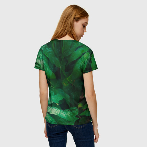 Женская футболка 3D с принтом Леопард в  кустах, вид сзади #2