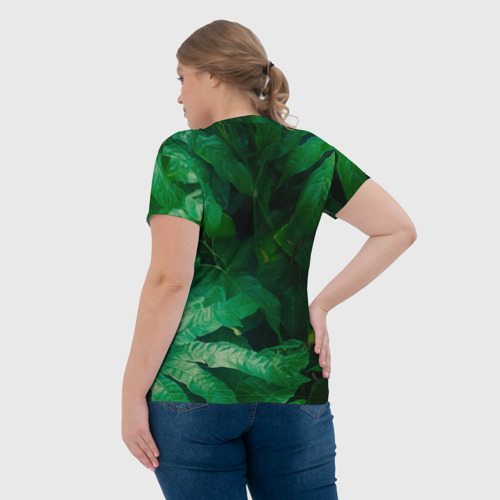 Женская футболка 3D с принтом Леопард в  кустах, вид сзади #2