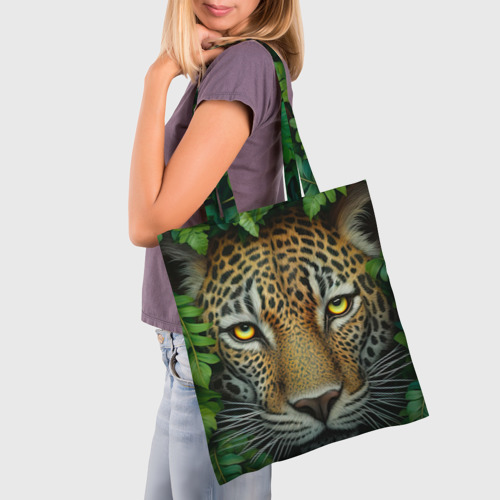 Шоппер 3D с принтом Леопард в джунглях выглядывает из кустов, фото на моделе #1