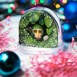 Игрушка Снежный шар Маленькая обезьянка в листьях - фото 2