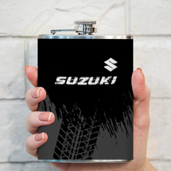 Фляга Suzuki Speed на темном фоне со следами шин: символ сверху - фото 2
