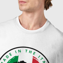 Футболка с принтом Сделан в Италии для мужчины, вид на модели спереди №4. Цвет основы: белый