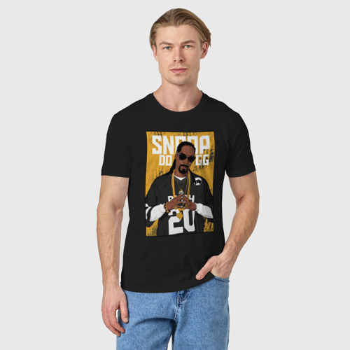 Мужская футболка хлопок с принтом Snoop dogg с цепями, фото на моделе #1