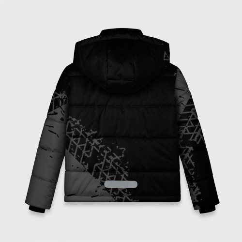 Зимняя куртка для мальчиков 3D с принтом Geely speed на темном фоне со следами шин: надпись, символ, вид сзади #1