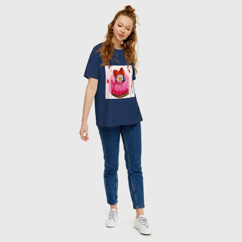 Женская футболка хлопок Oversize с принтом Пирожное с клубникой, вид сбоку #3