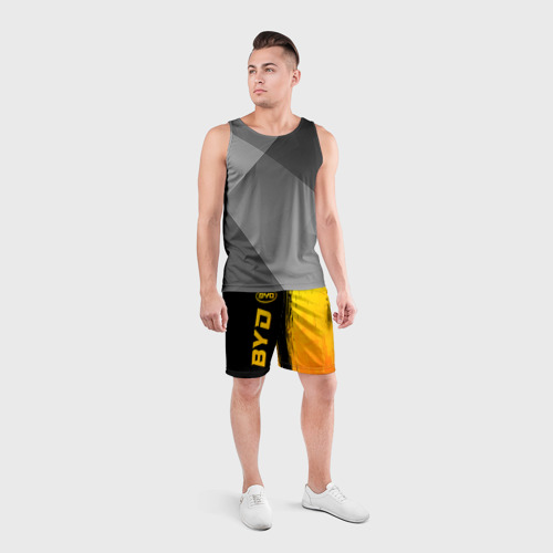 Мужские шорты спортивные с принтом BYD - gold gradient: по-вертикали, вид сбоку #3