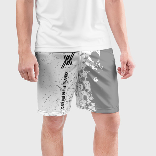 Мужские шорты спортивные с принтом Darling in the FranXX glitch на светлом фоне: по-вертикали, фото на моделе #1