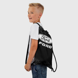 Рюкзак-мешок 3D Ford Speed на темном фоне со следами шин - фото 2