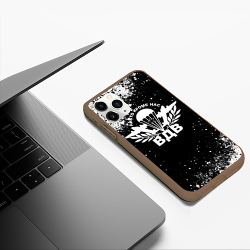 Чехол для iPhone 11 Pro Max матовый с принтом Никто кроме нас - черно-белый, фото #5