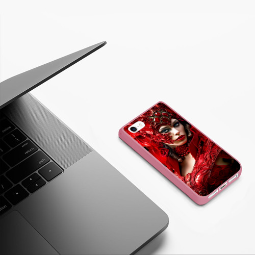 Чехол для iPhone 5/5S матовый Красная королева, цвет малиновый - фото 5