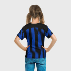 Футболка с принтом ФК Интер форма 23-24 домашняя для ребенка, вид на модели сзади №3. Цвет основы: белый