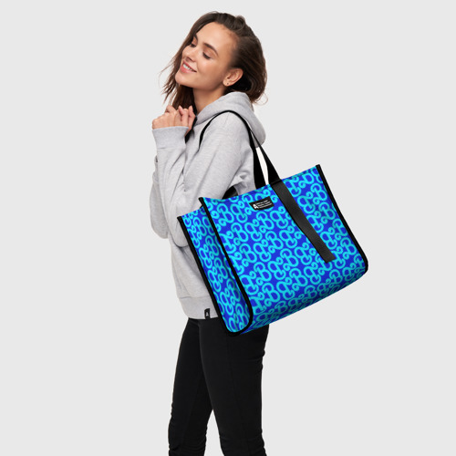 Сумка-шоппер 3D с принтом Логотип Барби - синий паттерн, фото на моделе #1