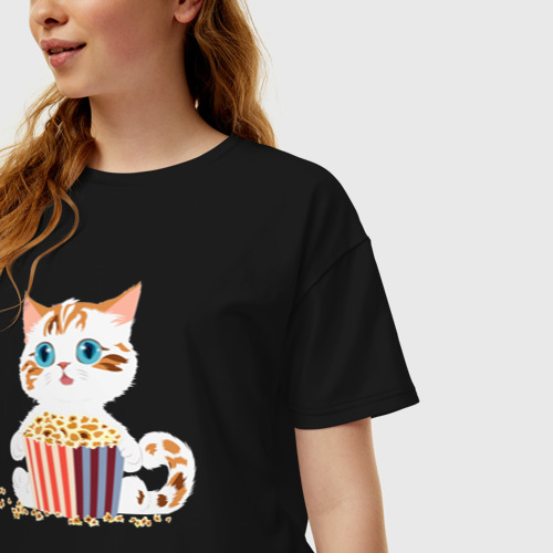 Женская футболка хлопок Oversize с принтом Котенок с попкорном, фото на моделе #1
