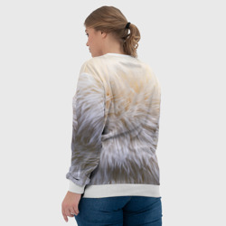 Свитшот с принтом Ленивец в меху для женщины, вид на модели сзади №3. Цвет основы: белый