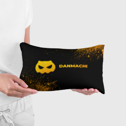 Подушка 3D антистресс DanMachi - gold gradient: надпись и символ - фото 2