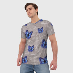 Мужская футболка 3D Газетные обрывки и синие бабочки - фото 2