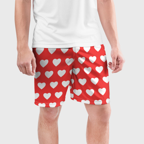 Мужские шорты спортивные с принтом Сердечки на красном фоне, фото на моделе #1