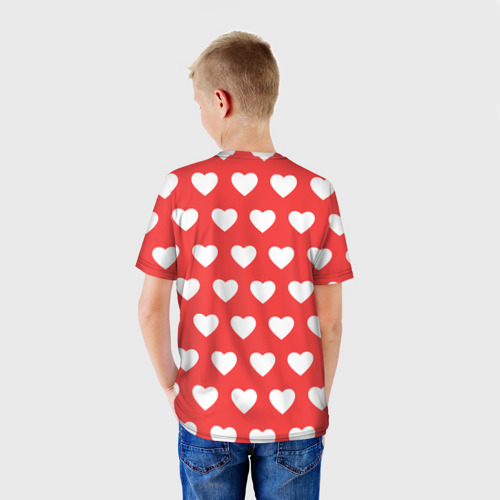 Детская футболка 3D с принтом Сердечки на красном фоне, вид сзади #2