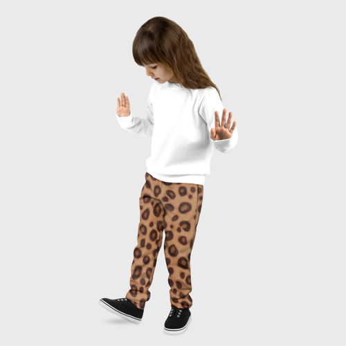 Детские брюки 3D с принтом Шкура леопарда коричневая, фото на моделе #1