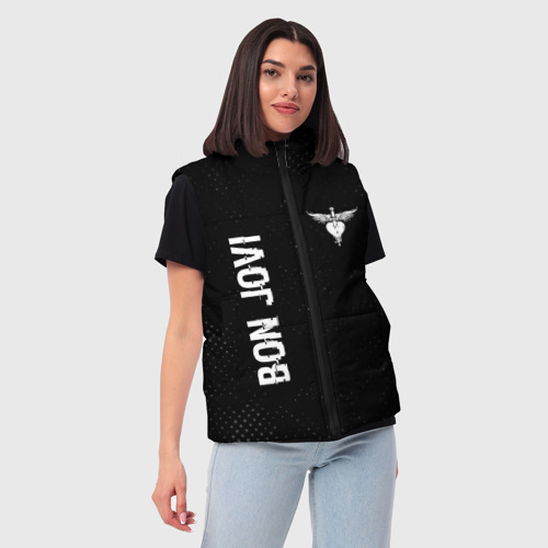 Женский жилет утепленный 3D с принтом Bon Jovi glitch на темном фоне: надпись, символ, фото на моделе #1