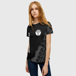 Женская футболка 3D Daewoo Speed на темном фоне со следами шин: надпись, символ - фото 2