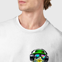 Футболка с принтом Музыкальная черепаха для мужчины, вид на модели спереди №4. Цвет основы: белый