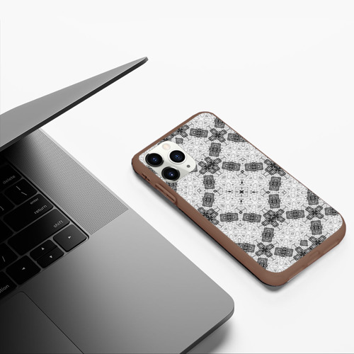 Чехол для iPhone 11 Pro матовый Черно-белый ажурный кружевной узор Геометрия, цвет коричневый - фото 5